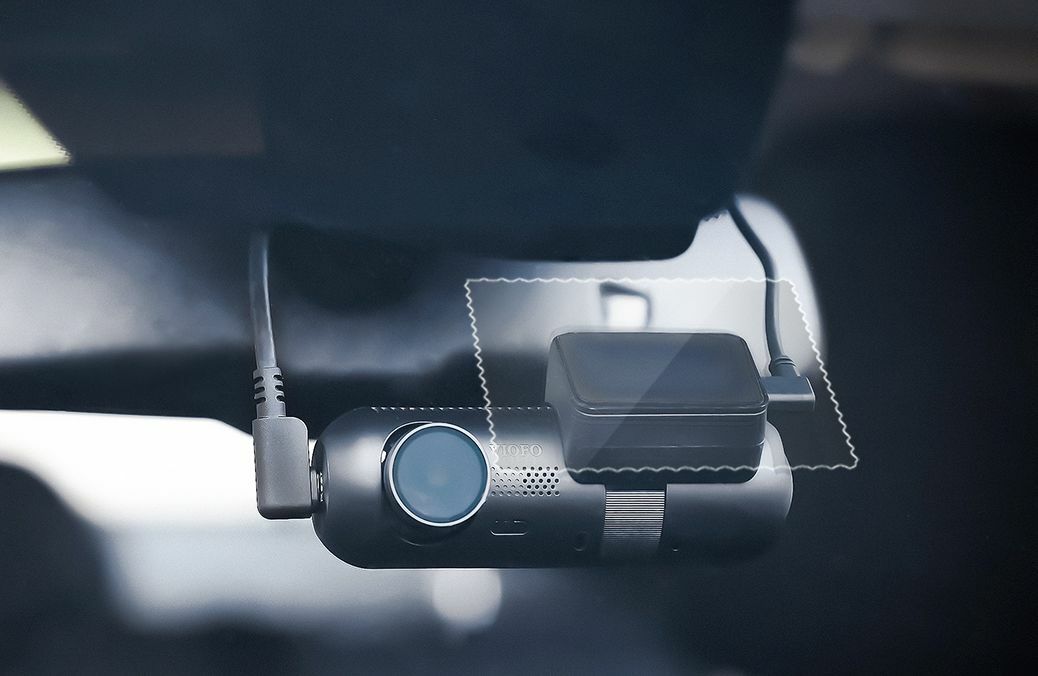 Viofo autós kamera, 3 kamerás T130 rögzítő paddal rögzítve a szélvédőn, cpl szűrővel