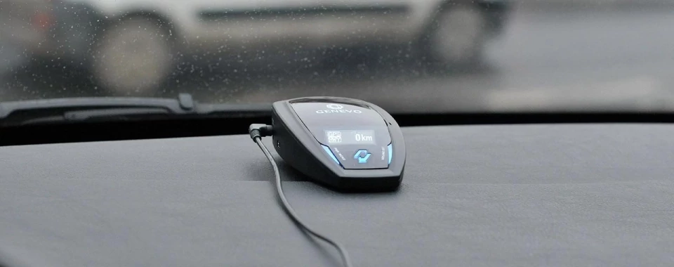 Genevo GPS+ detektor a műszerfalon