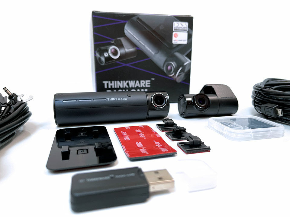 Thinkware Q800 Pro kétcsatornás autós kamera